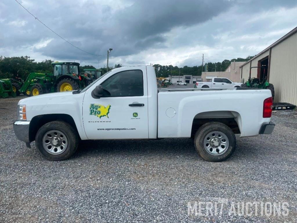2013 Chevrolet 1500 Equipment Image0