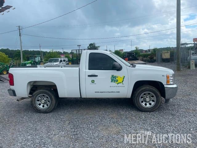 Image of Chevrolet 1500 equipment image 2