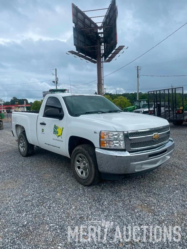 Image of Chevrolet 1500 equipment image 1