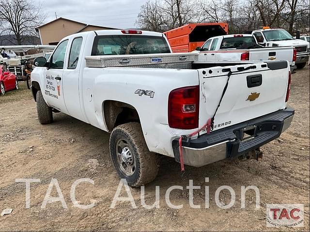Image of Chevrolet Silverado equipment image 2