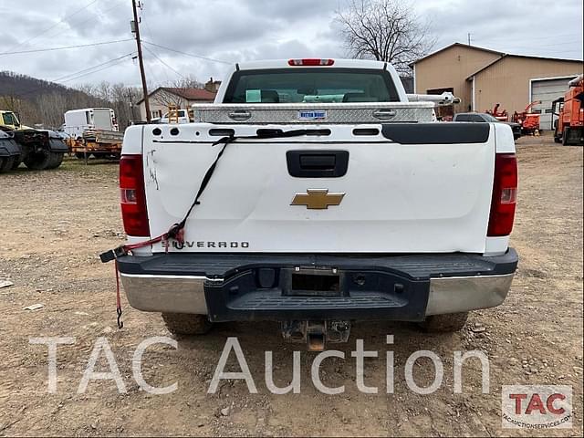 Image of Chevrolet Silverado equipment image 3