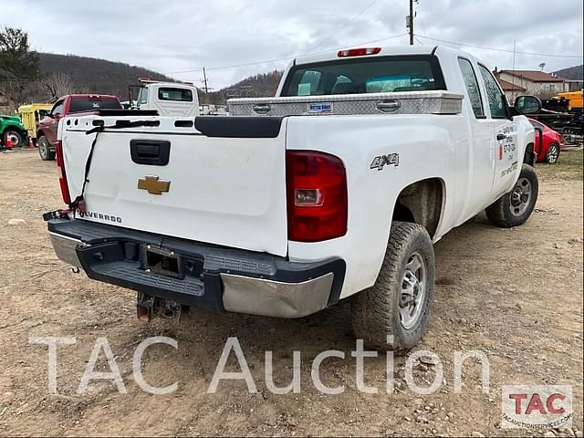 Image of Chevrolet Silverado equipment image 4