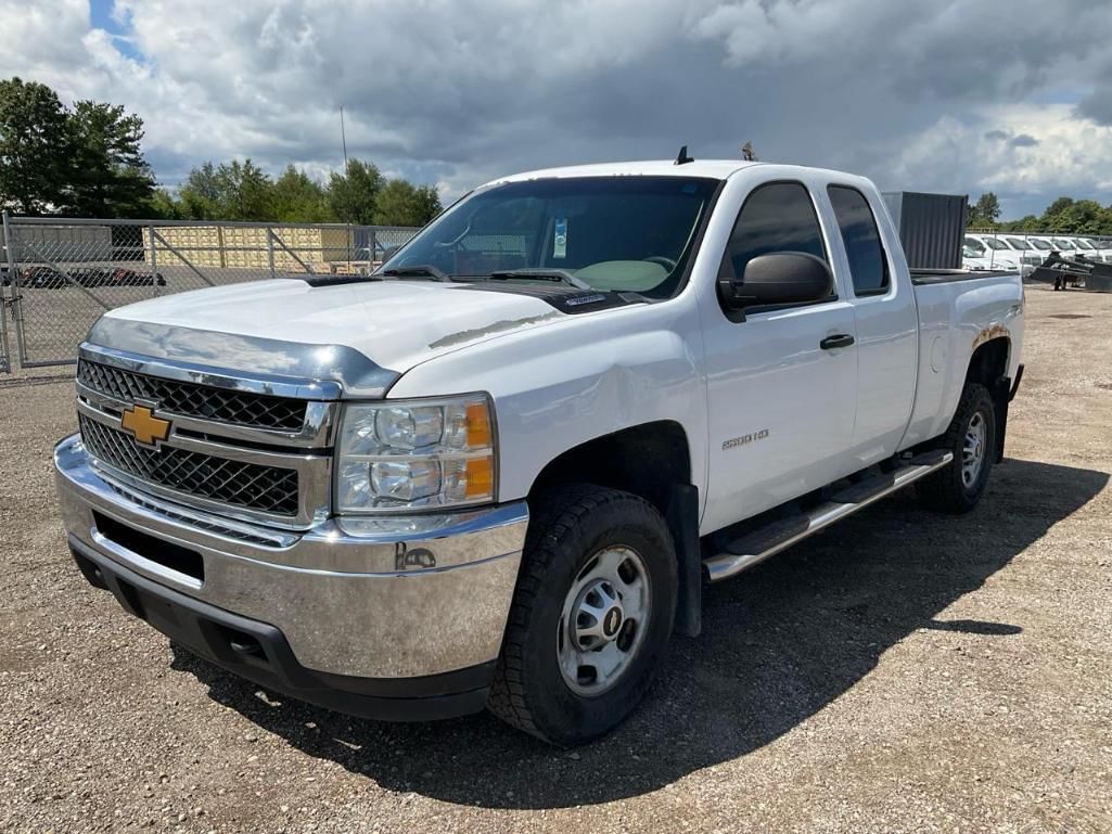 2013 Chevrolet 2500HD Equipment Image0