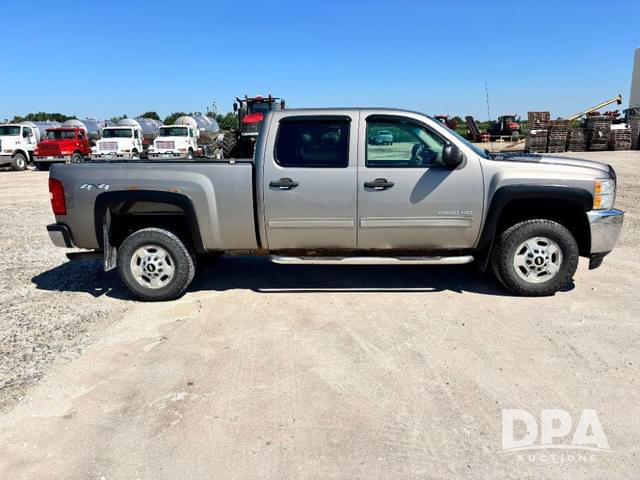 Image of Chevrolet 2500 equipment image 2