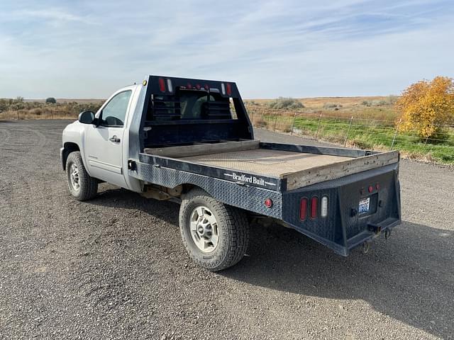 Image of Chevrolet 2500 equipment image 2