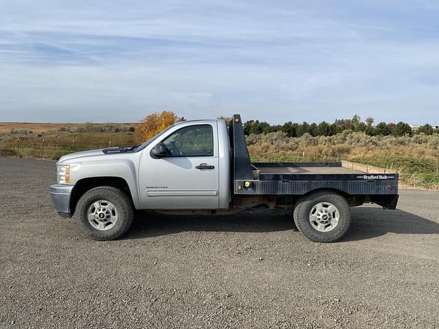 Image of Chevrolet 2500 equipment image 1