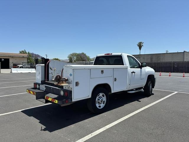 Image of Chevrolet 2500HD equipment image 2