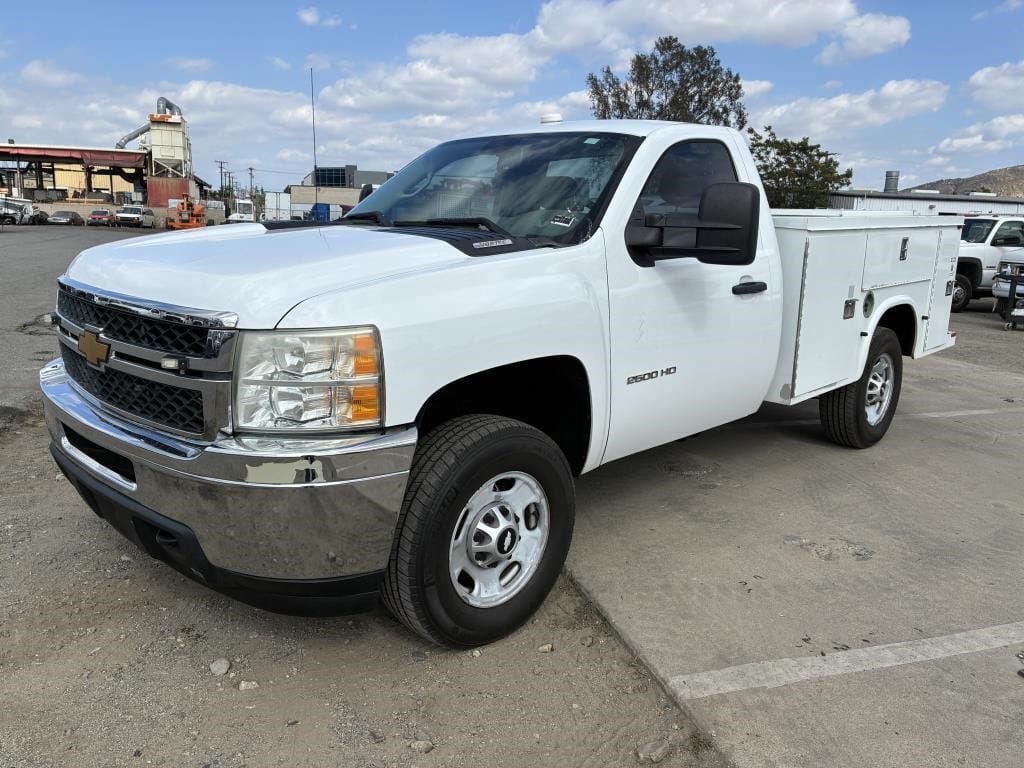 2013 Chevrolet 2500 Equipment Image0