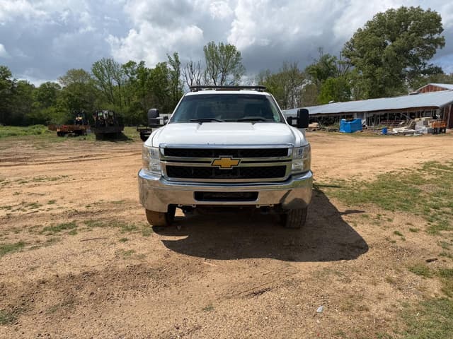 Image of Chevrolet 2500 equipment image 2