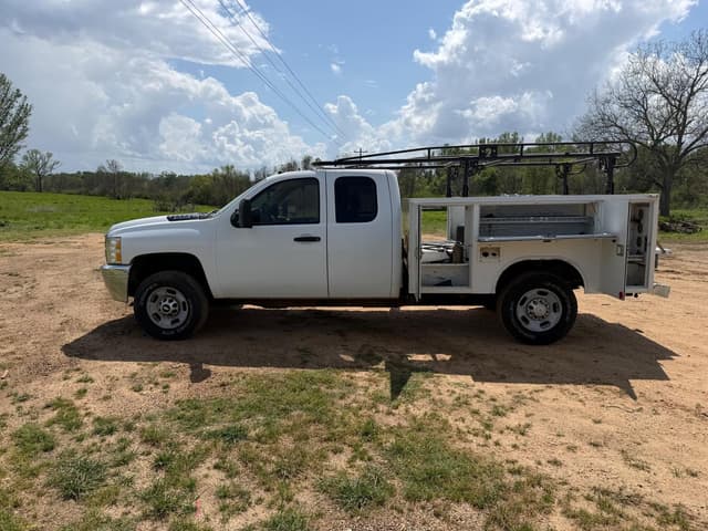 Image of Chevrolet 2500 equipment image 1