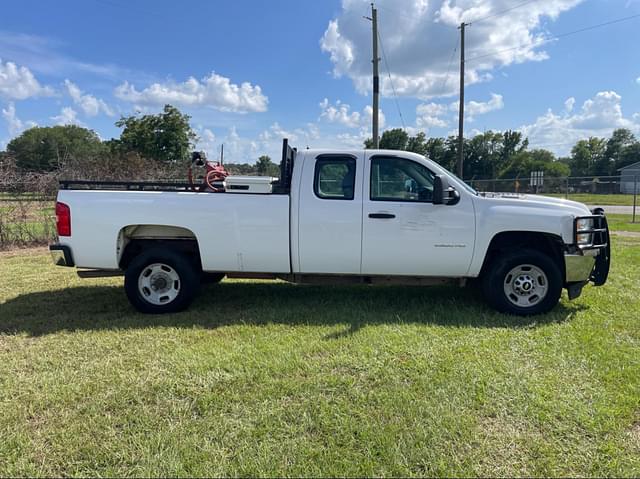 Image of Chevrolet 2500HD equipment image 3