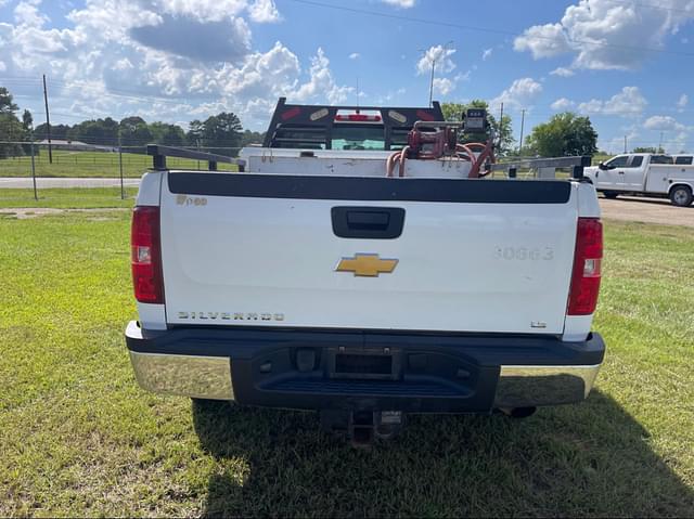 Image of Chevrolet 2500HD equipment image 4