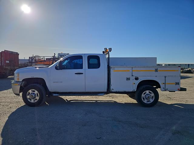 Image of Chevrolet 2500HD equipment image 3