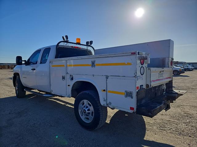 Image of Chevrolet 2500HD equipment image 4