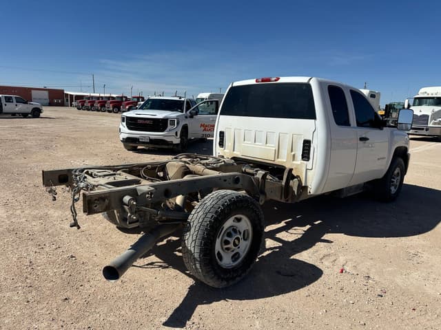 Image of Chevrolet 2500HD equipment image 3