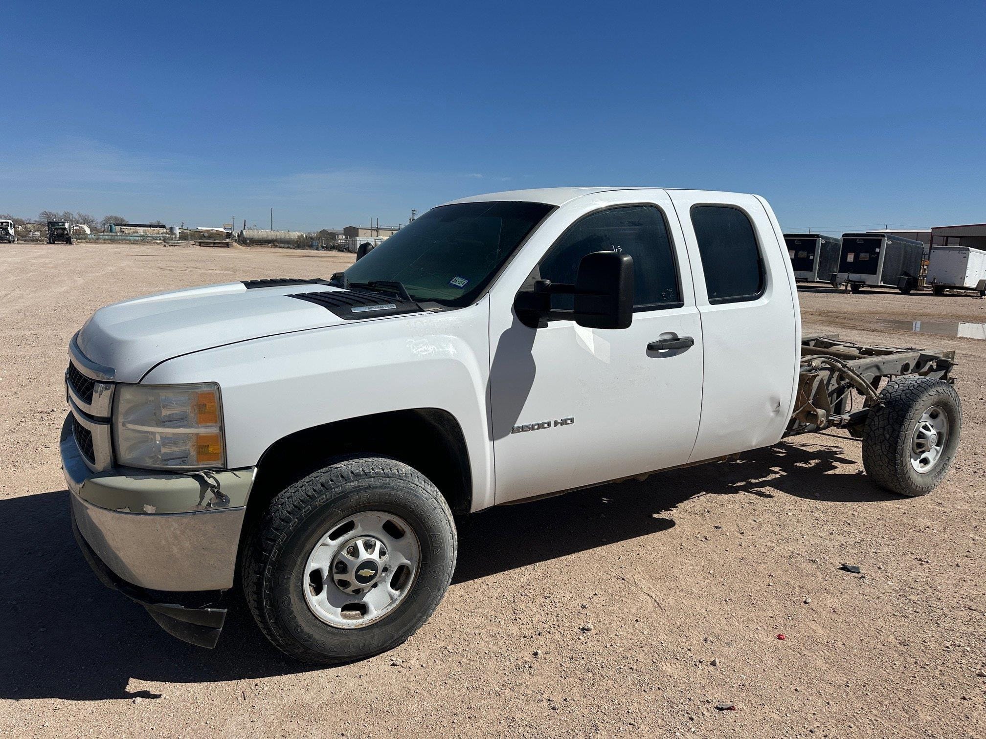 2013 Chevrolet 2500HD Equipment Image0