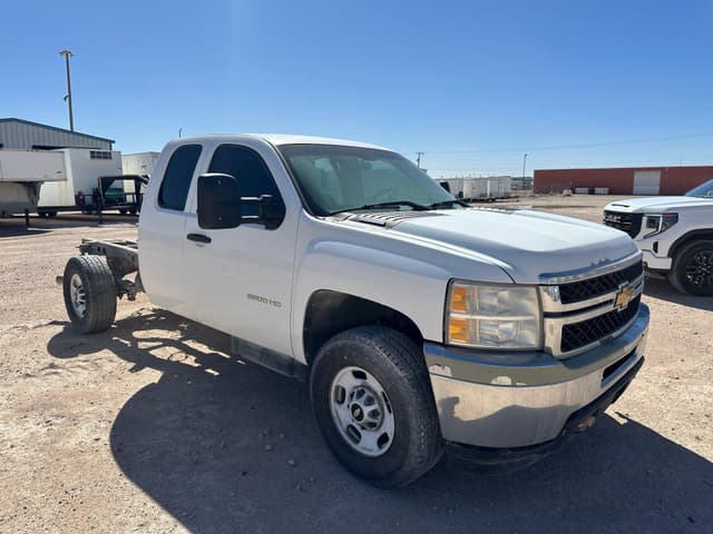 Image of Chevrolet 2500HD equipment image 2
