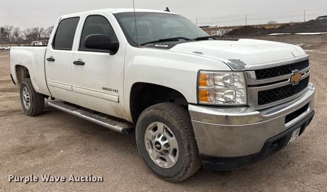 Image of Chevrolet 2500HD equipment image 2