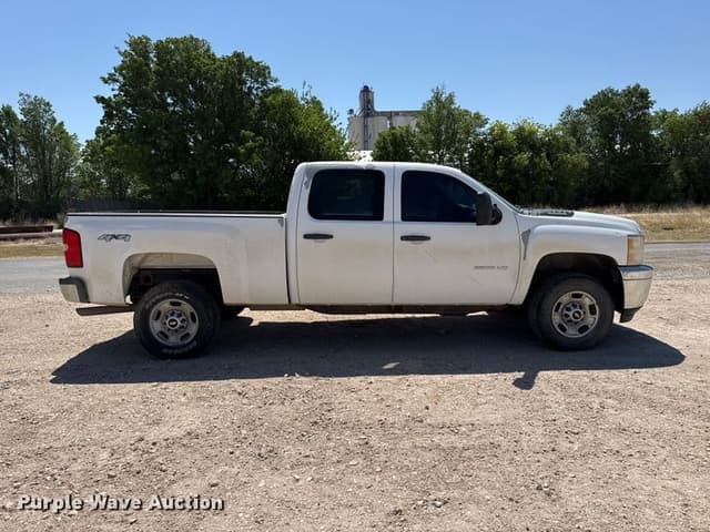 Image of Chevrolet 2500HD equipment image 3