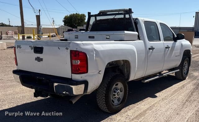 Image of Chevrolet 2500HD equipment image 4