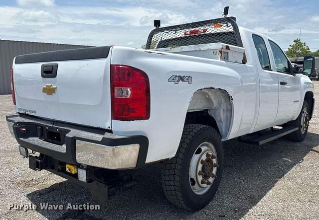 Image of Chevrolet 2500HD equipment image 4