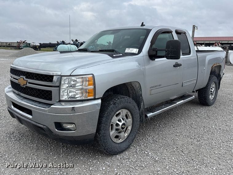 2013 Chevrolet 2500HD Equipment Image0