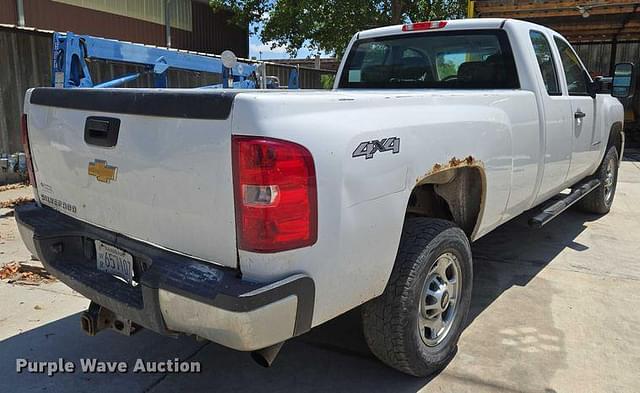 Image of Chevrolet 2500HD equipment image 4
