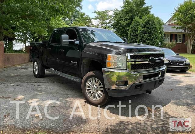 Image of Chevrolet 2500HD equipment image 2