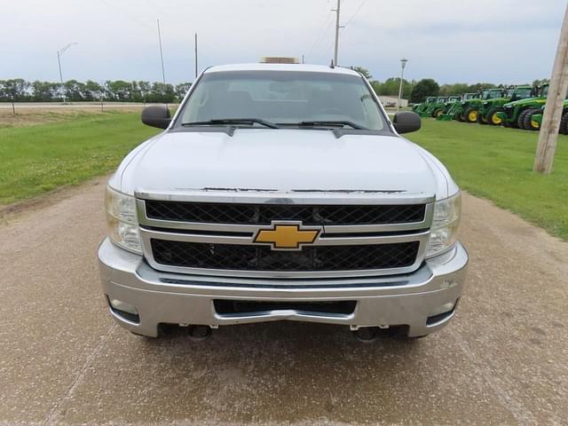 Image of Chevrolet 2500HD equipment image 2