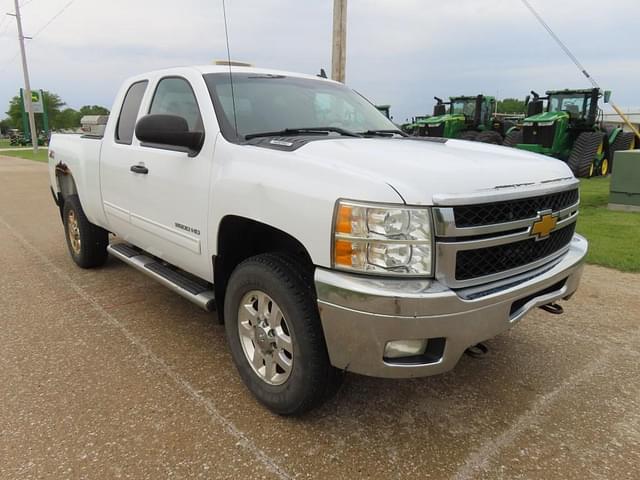 Image of Chevrolet 2500HD equipment image 3