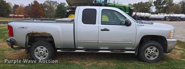 Image of Chevrolet 2500HD equipment image 3