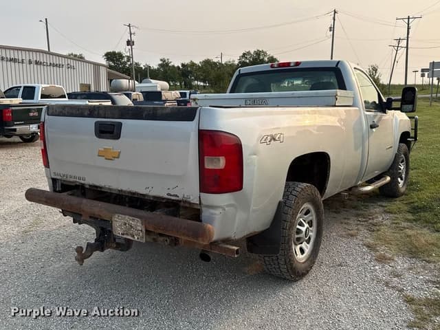 Image of Chevrolet 2500HD equipment image 4