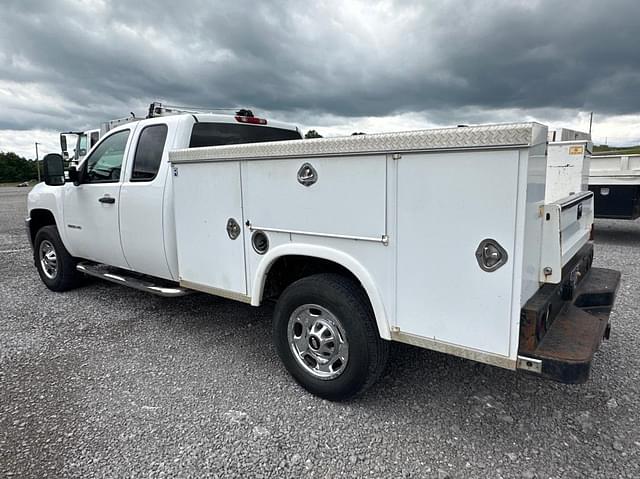 Image of Chevrolet 2500HD equipment image 3