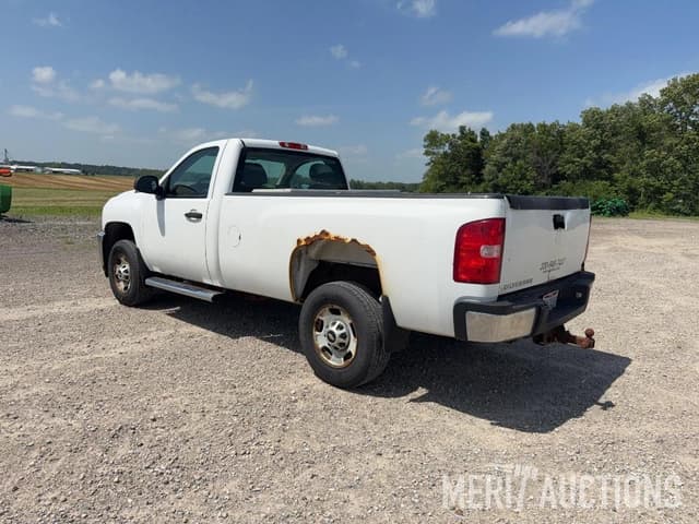 Image of Chevrolet 2500HD equipment image 2
