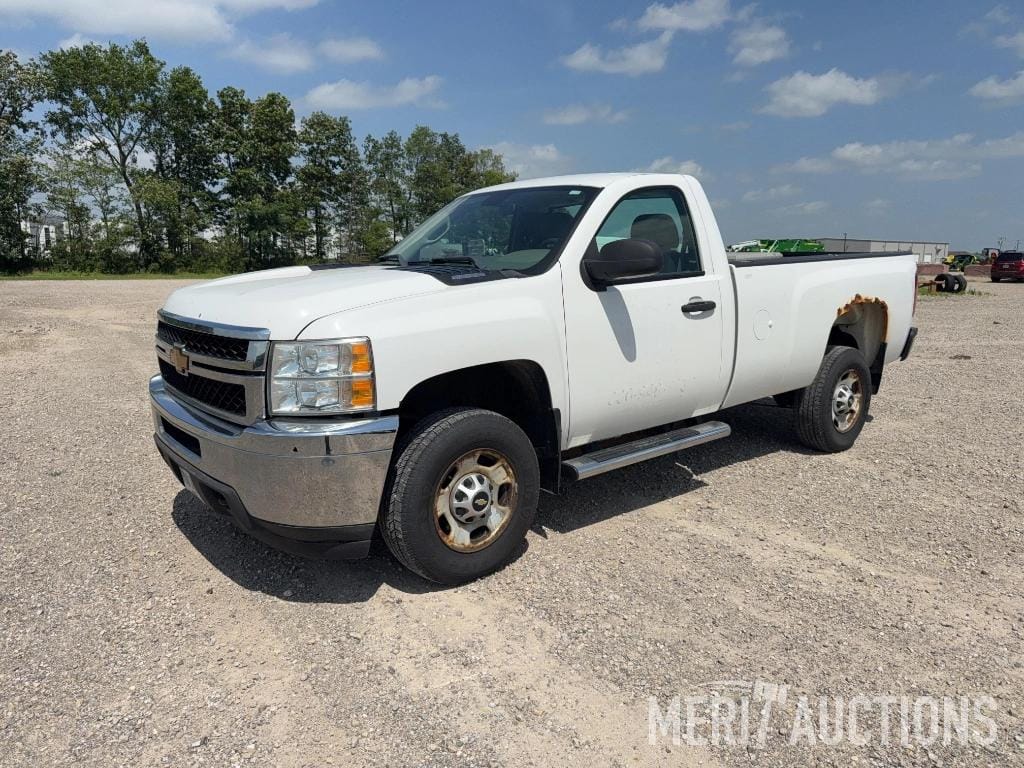 2013 Chevrolet 2500HD Equipment Image0