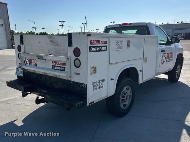Image of Chevrolet 2500HD equipment image 4