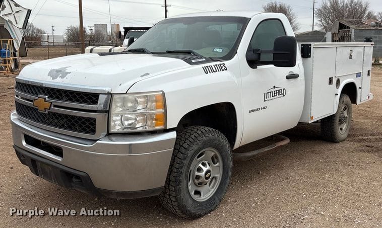 2013 Chevrolet 2500HD Equipment Image0