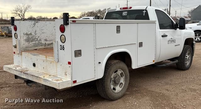 Image of Chevrolet 2500HD equipment image 4