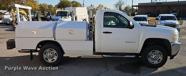 Image of Chevrolet 2500HD equipment image 3