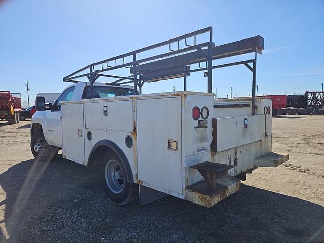 Image of Chevrolet 3500 equipment image 4