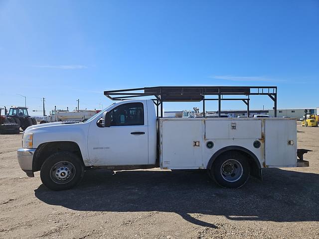 Image of Chevrolet 3500 equipment image 3