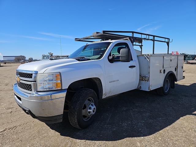 Image of Chevrolet 3500 equipment image 2