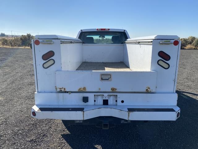 Image of Chevrolet 3500HD equipment image 3