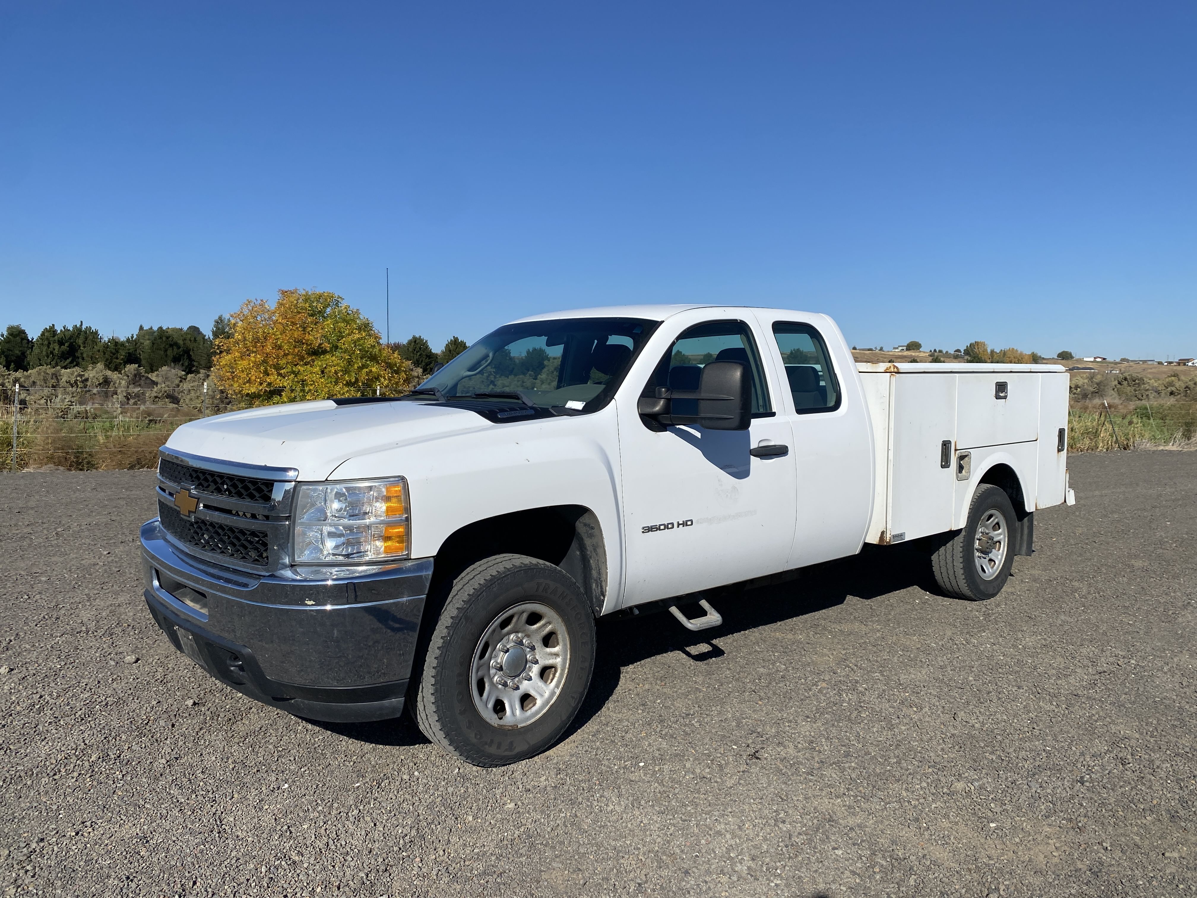 2013 Chevrolet 3500HD Equipment Image0