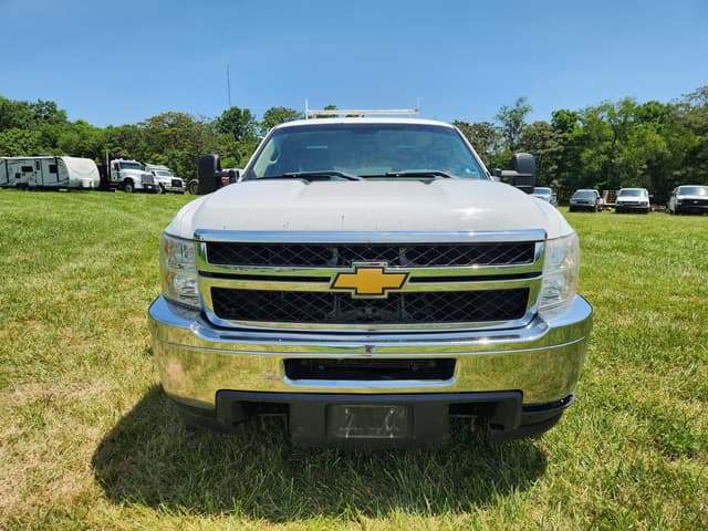 Image of Chevrolet 3500 equipment image 2