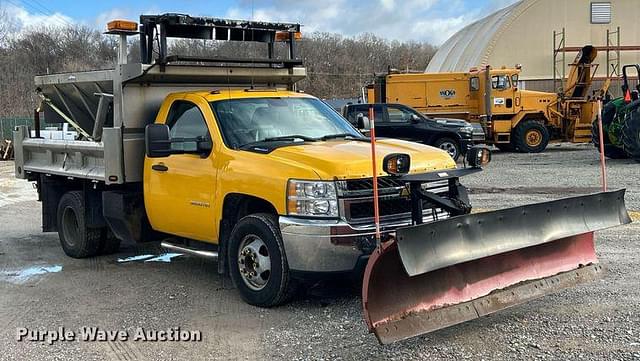 Image of Chevrolet 3500HD equipment image 2