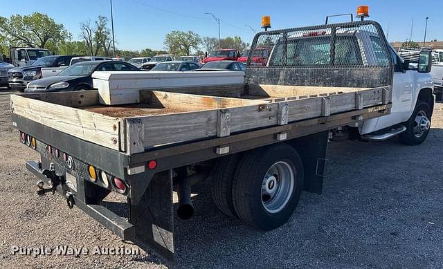 Image of Chevrolet 3500HD equipment image 4