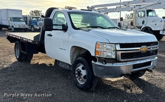 Image of Chevrolet 3500HD equipment image 2