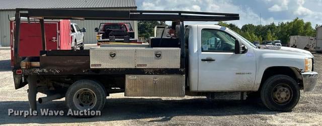 Image of Chevrolet 3500HD equipment image 3