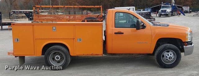 Image of Chevrolet 3500HD equipment image 3